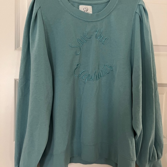 ivory ella Tops - Ivory Ella Sweatshirt 🐘
